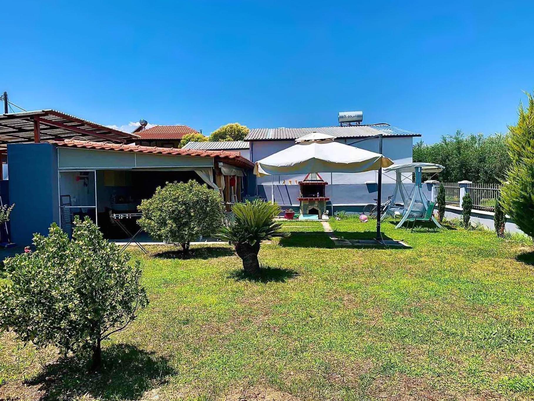 Blue House Villa Karianí Екстериор снимка