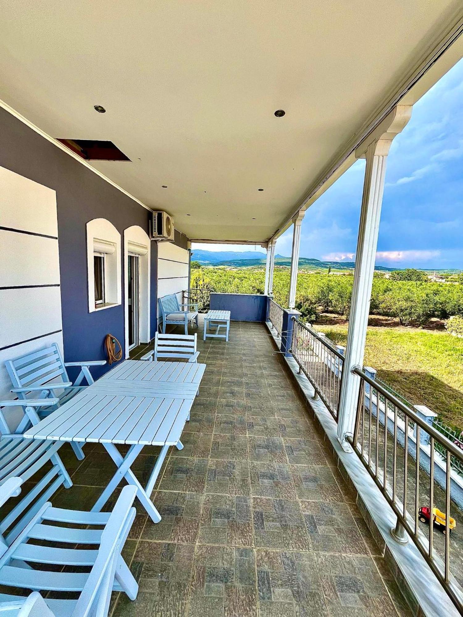 Blue House Villa Karianí Екстериор снимка